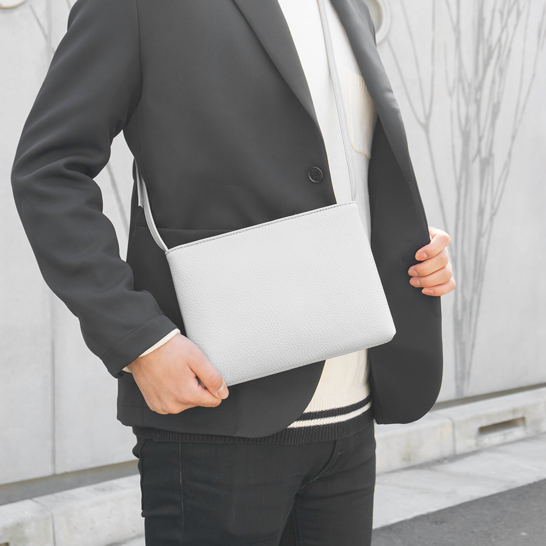 レザーサコッシュ ホワイトグレー(新品)