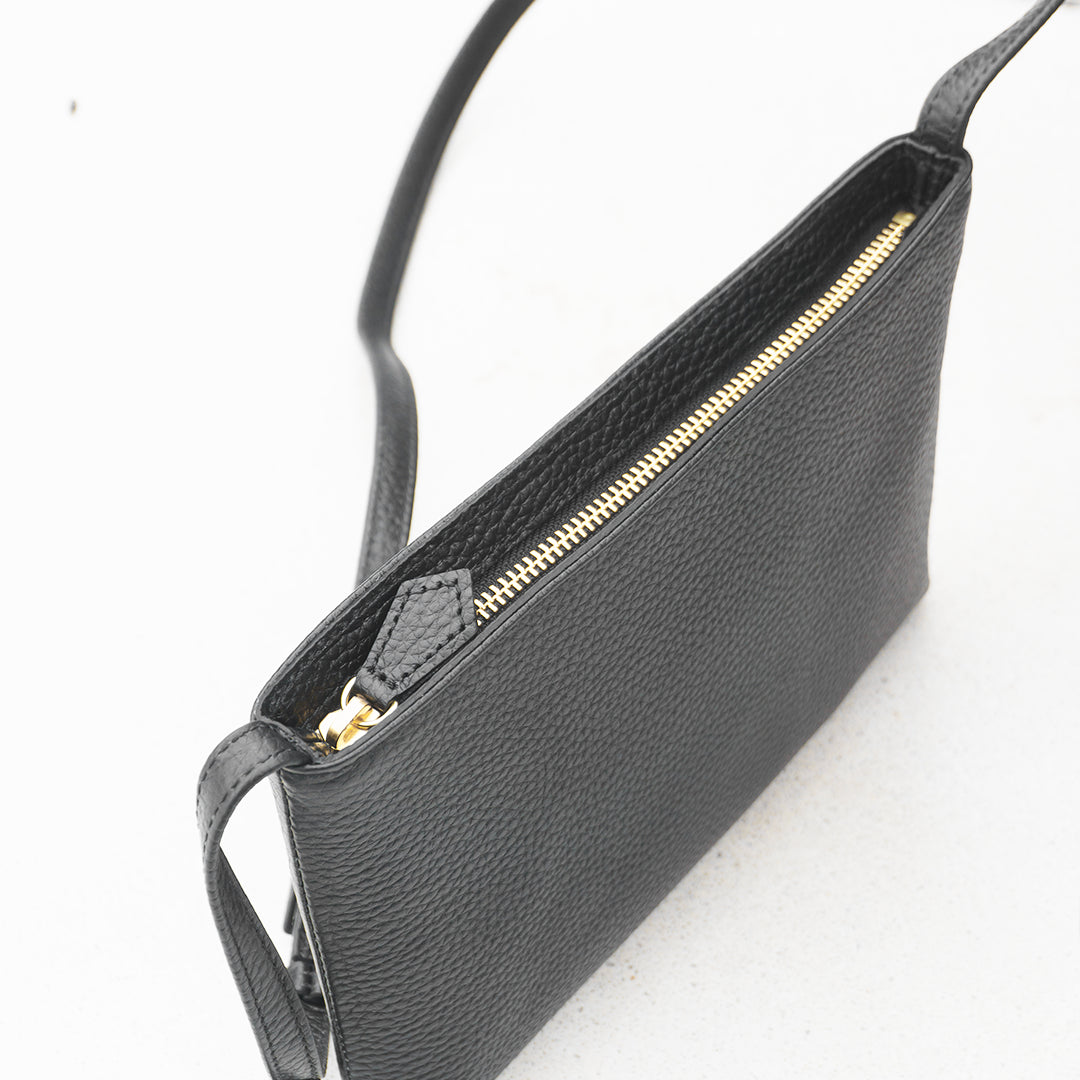 レザーサコッシュ ブラック(新古品)