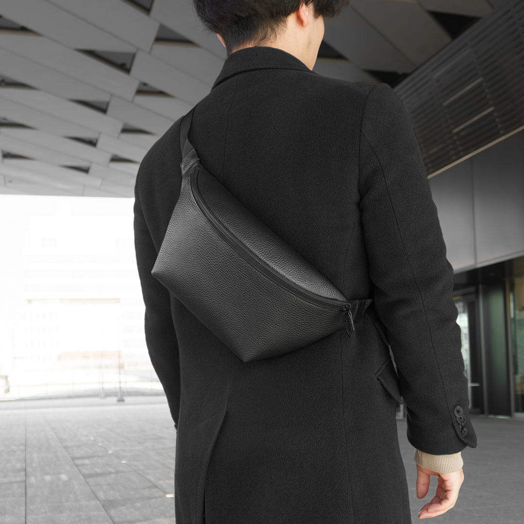 カーブドボディバッグ ブラック(20%OFF)