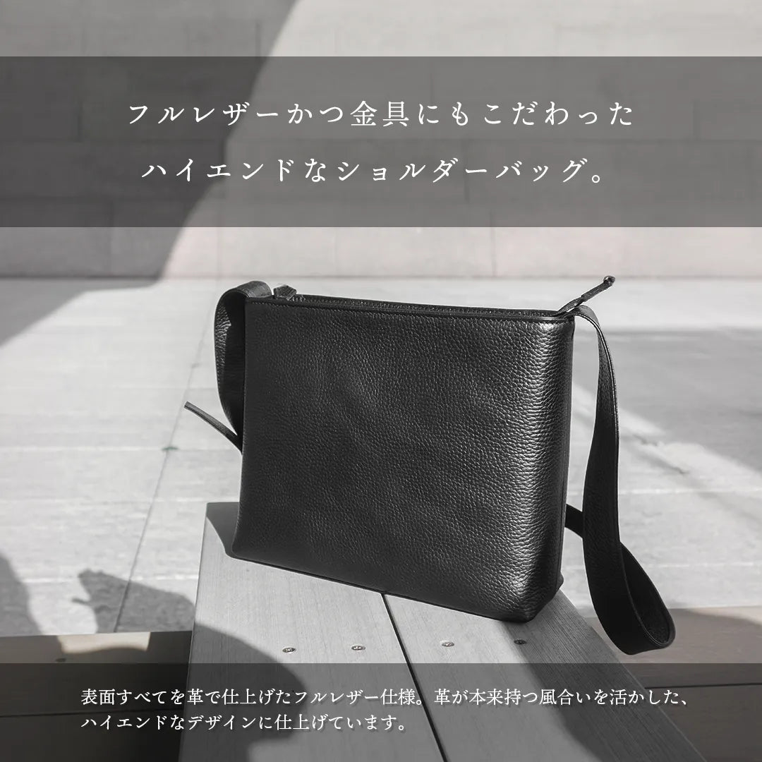 レザーショルダーバッグ ブラック(新古品)