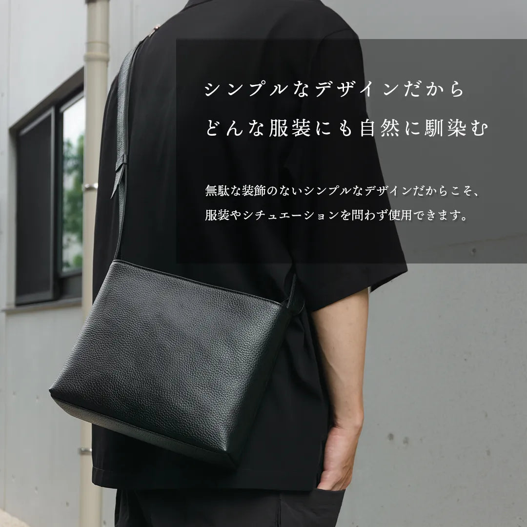 レザーショルダーバッグ ブラック(新古品)