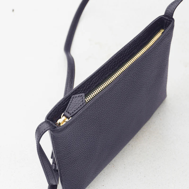 ［MC前］レザーサコッシュ ネイビー（40%OFF）