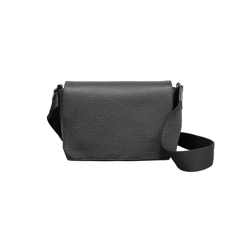 HushTug ブラックレザーショルダーバッグ HushTug Outlet