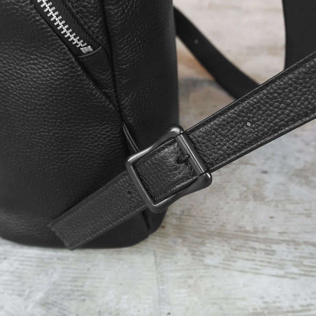 ジップデイパック　ブラック（新古品）